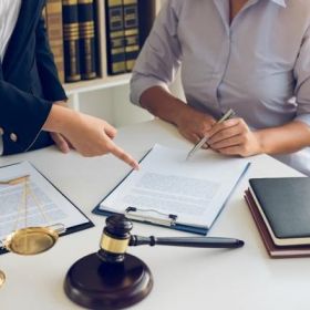 NYC Business Contract Attorney | Trusted Lawyer Services